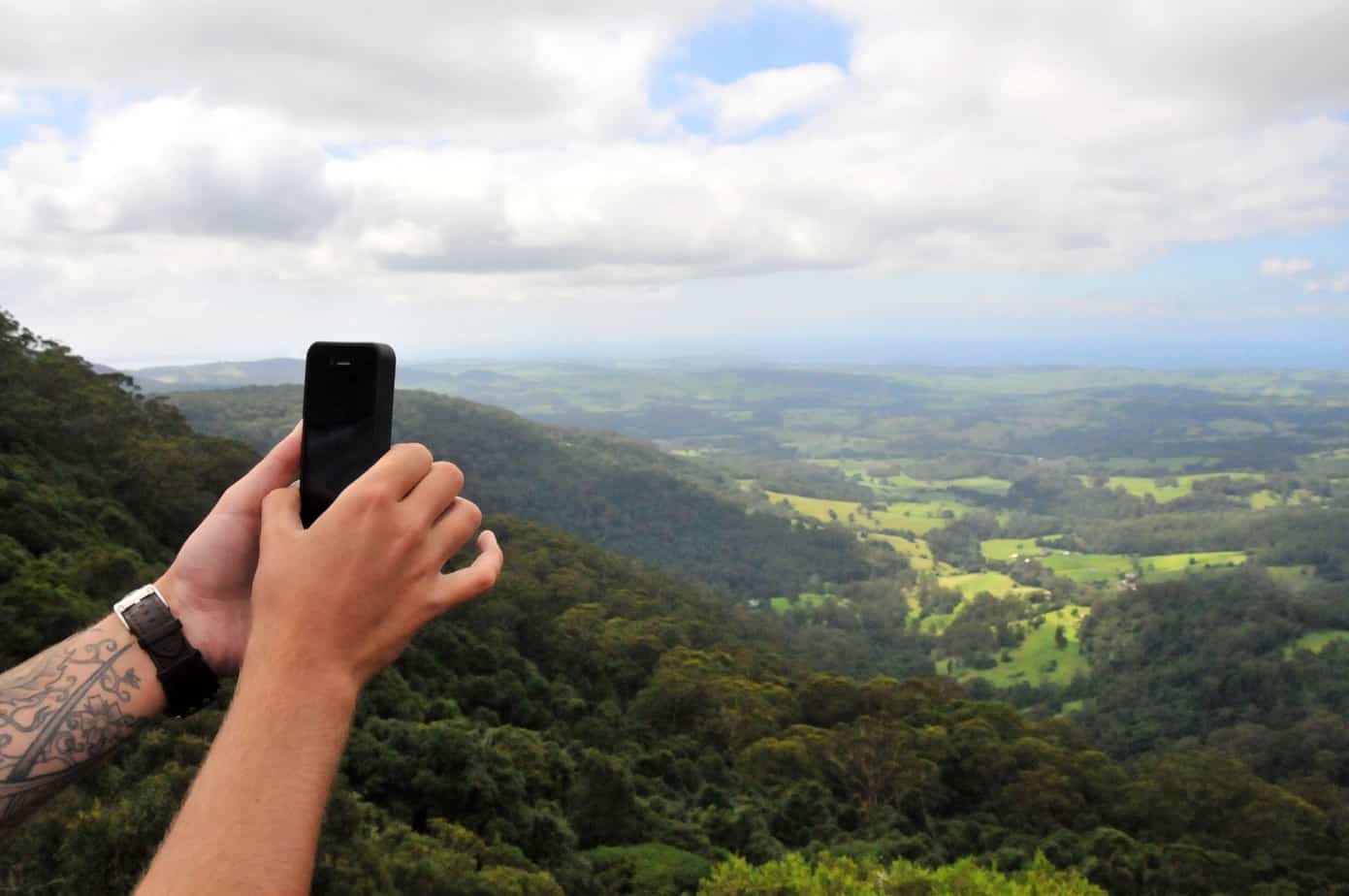 TWW 032: Keeping in Touch while Traveling